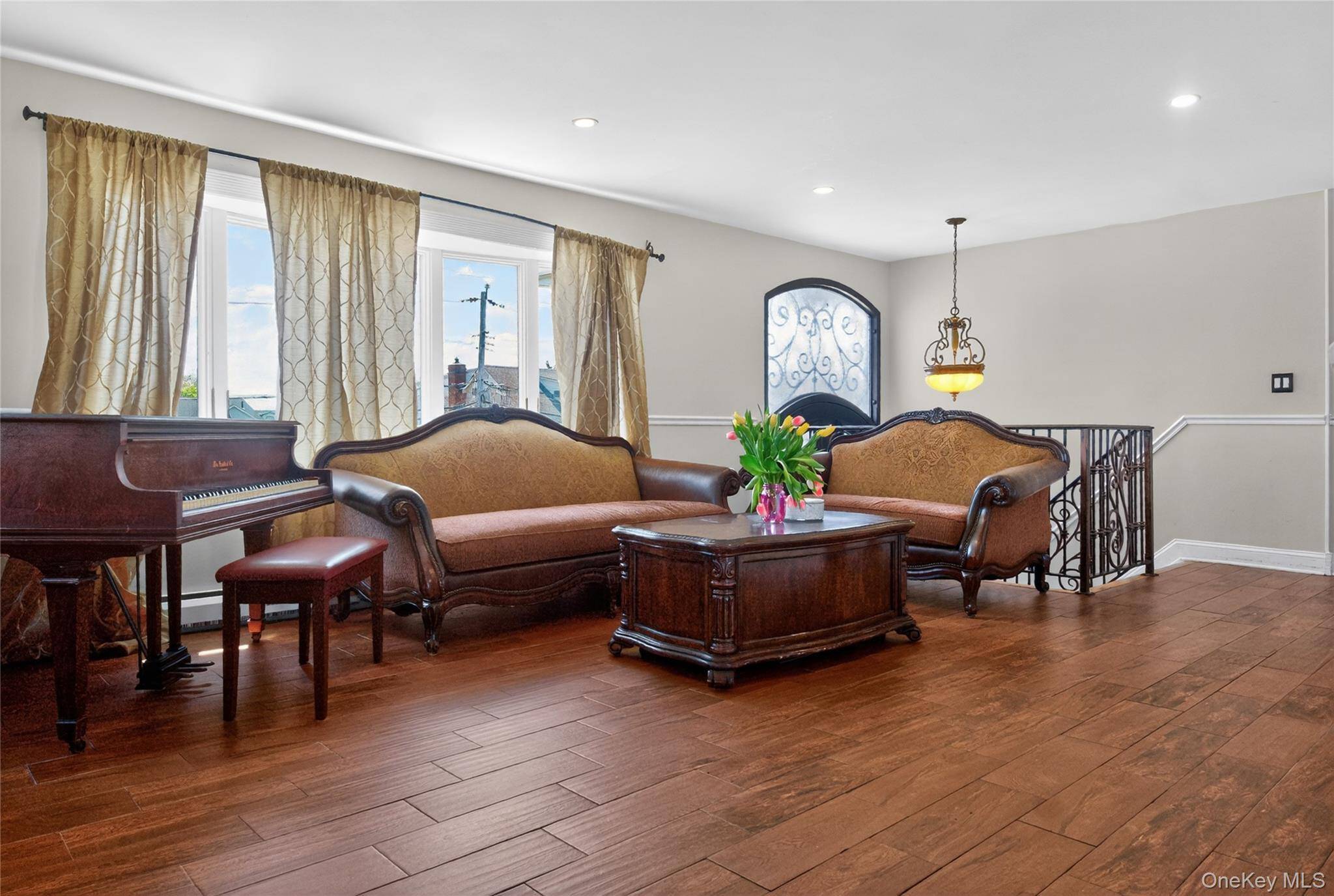 101 Jetmore PL, Massapequa, NY 11758