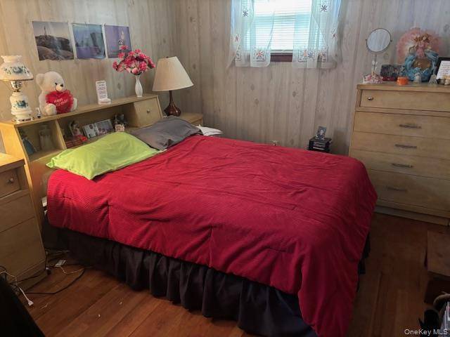 17 Brown ST, Riverhead, NY 11901