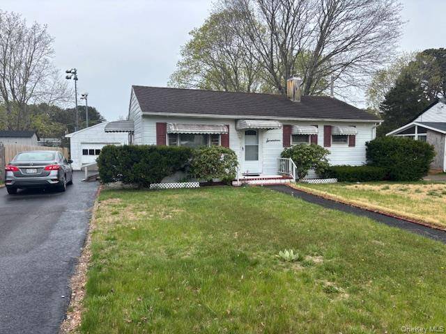 17 Brown ST, Riverhead, NY 11901