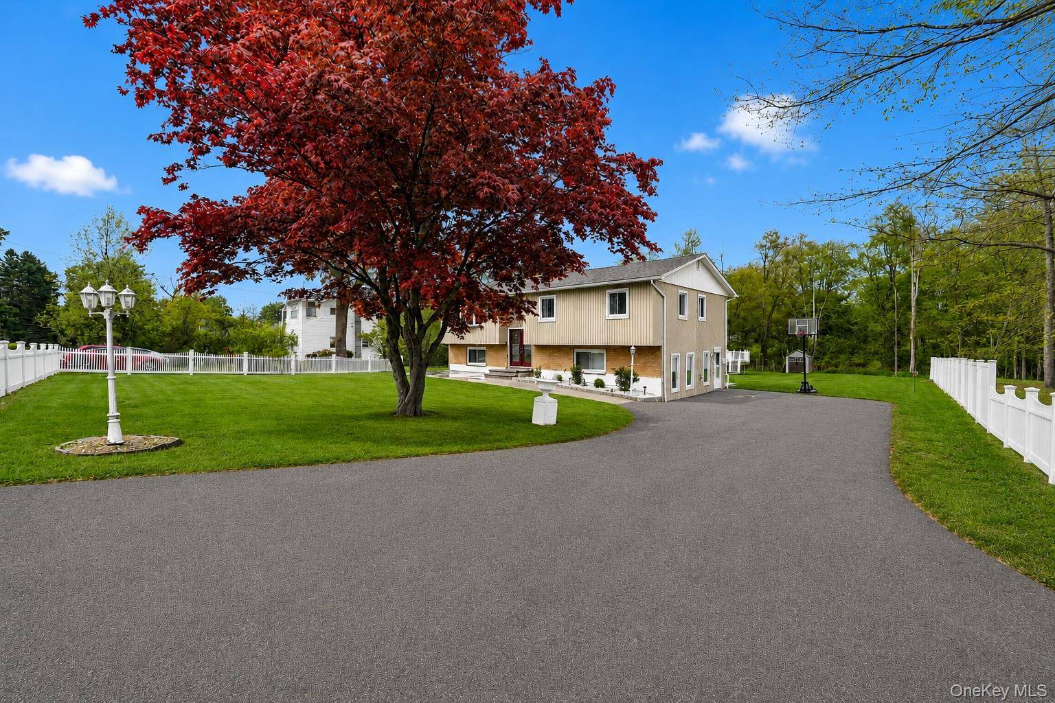 100 Fairmont RD, Mahopac, NY 10541