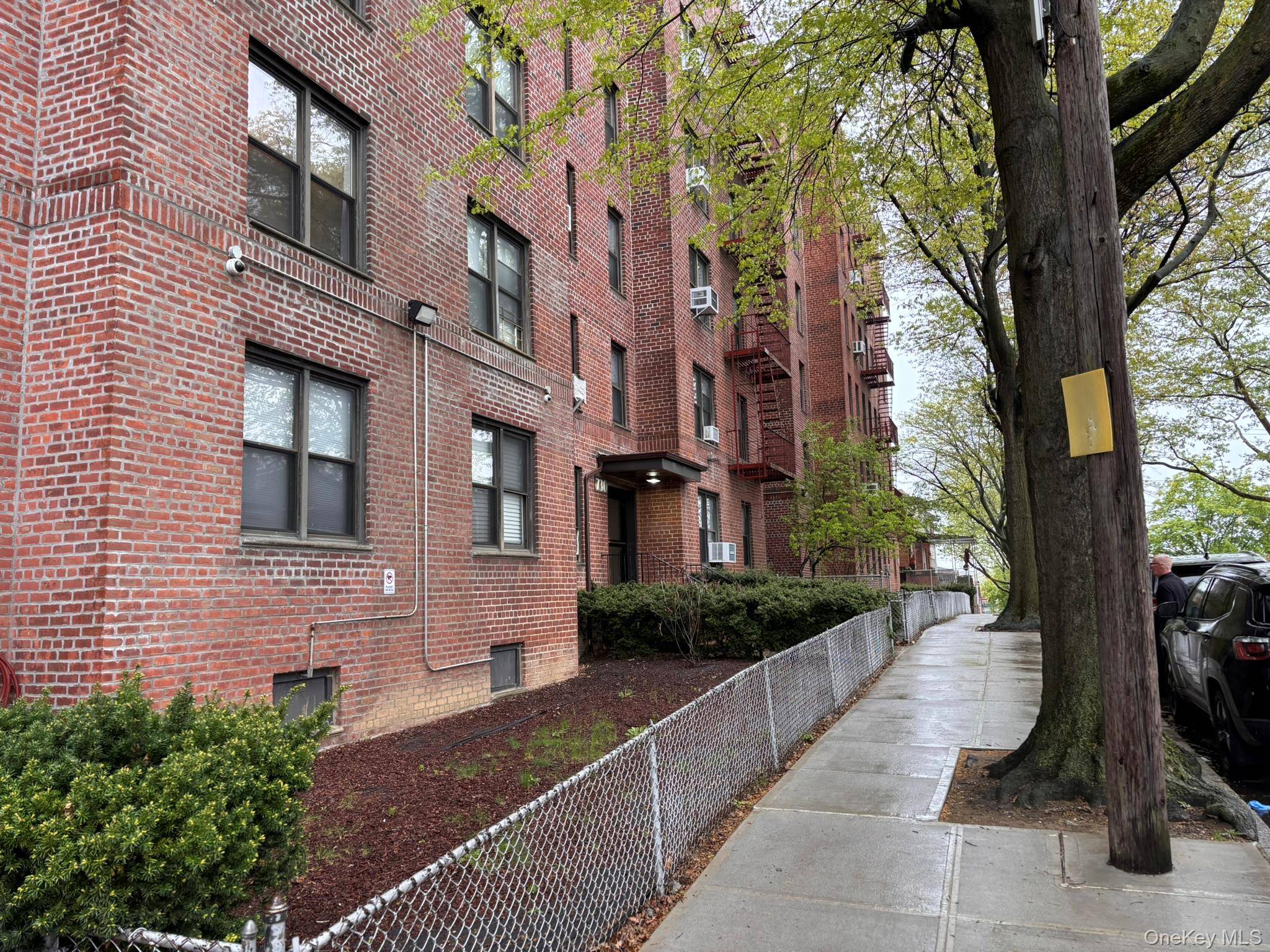 730 E 232nd ST #3G, Bronx, NY 10466