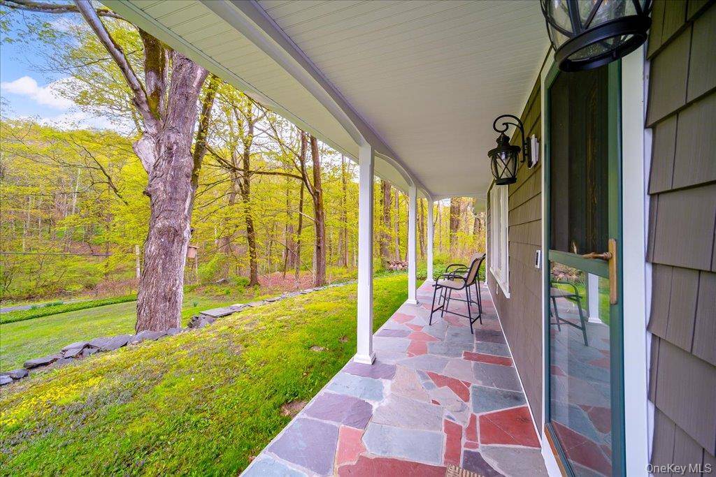 287 Hunns Lake RD, Stanfordville, NY 12581