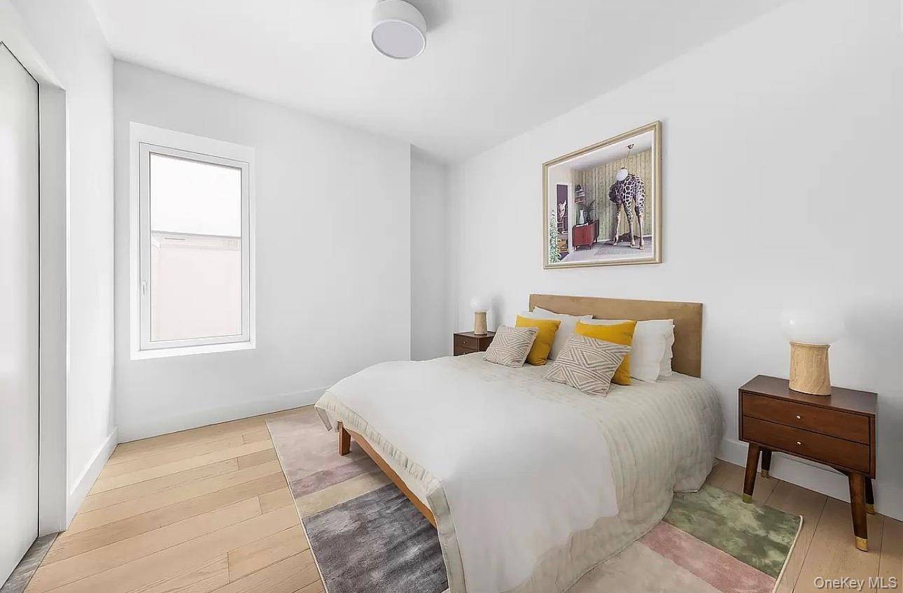 208 Delancey ST #1B, New York (manhattan), NY 10002