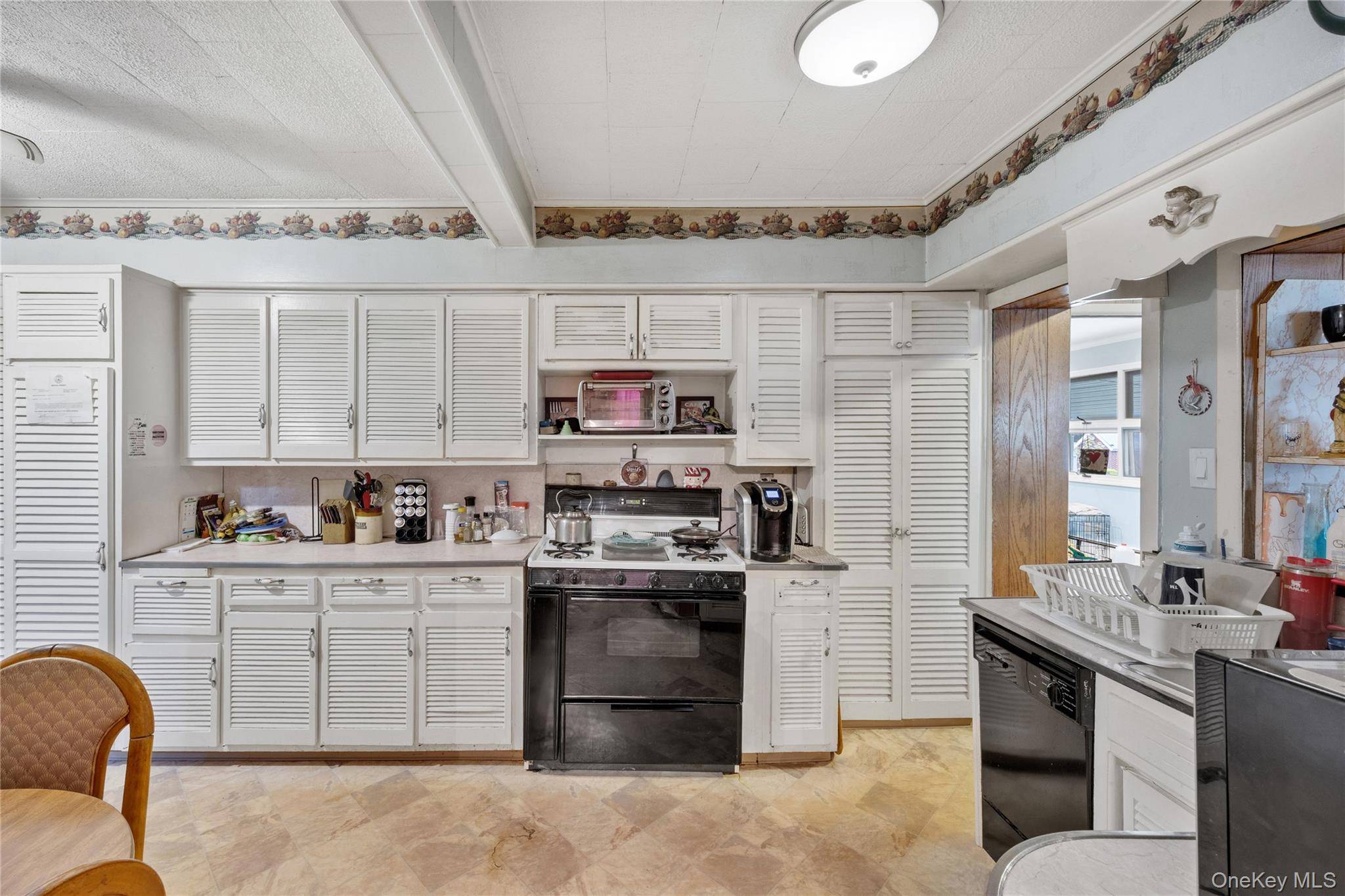 184 Roosevelt BLVD, Hauppauge, NY 11788