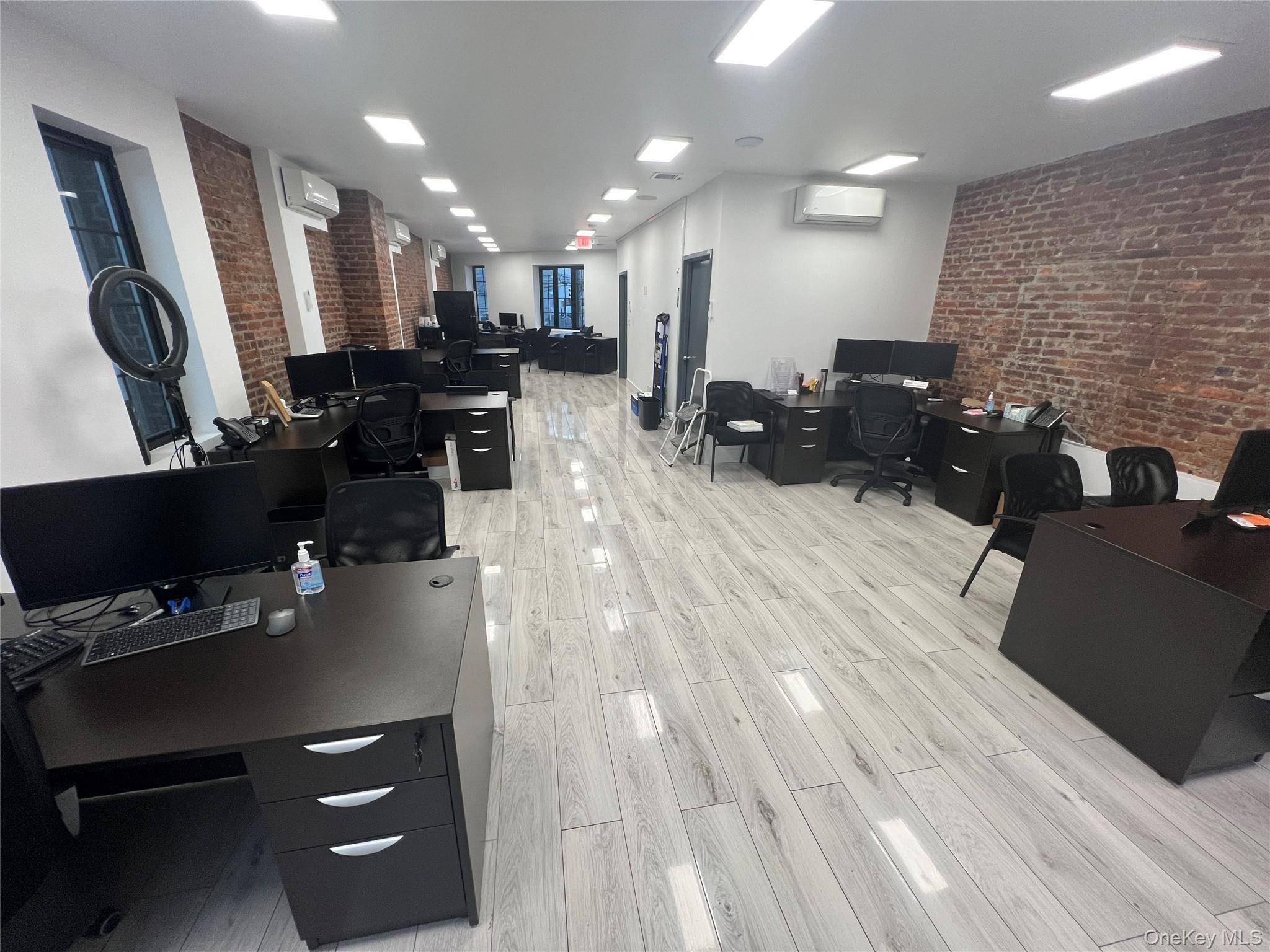 135-31 Kew Gardens RD, Kew Garden Hills, NY 11418