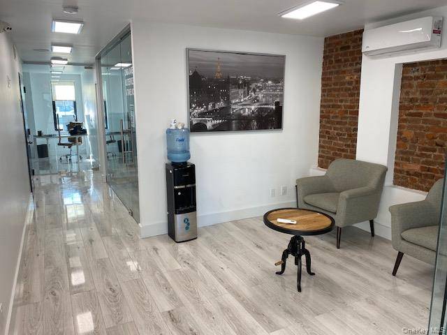 135-31 Kew Gardens RD, Kew Garden Hills, NY 11418