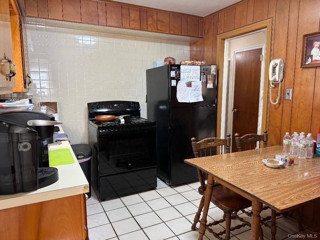 530 Colonade RD, West Hempstead, NY 11552