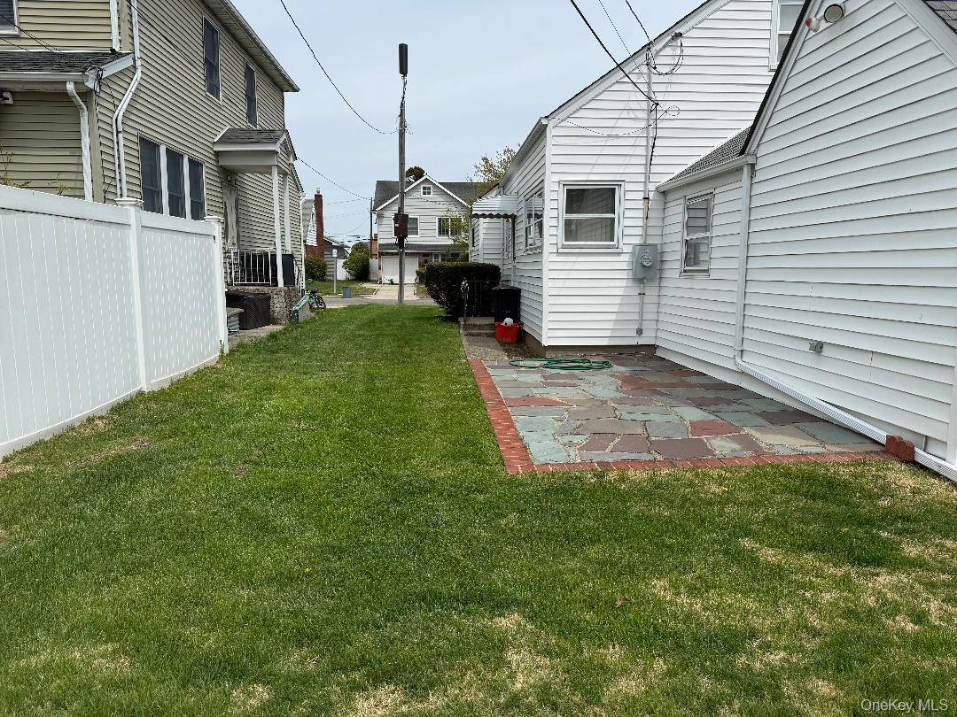 530 Colonade RD, West Hempstead, NY 11552