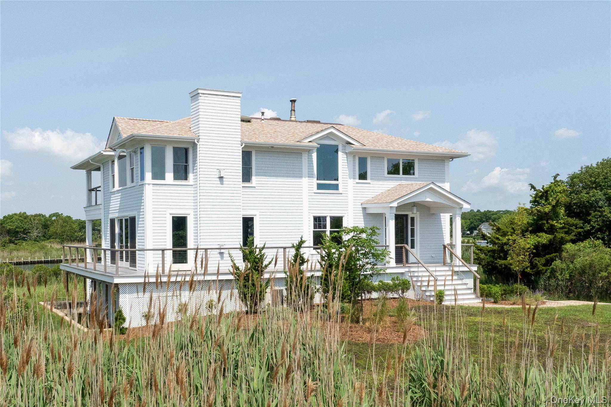 7 Convent LN, Center Moriches, NY 11934