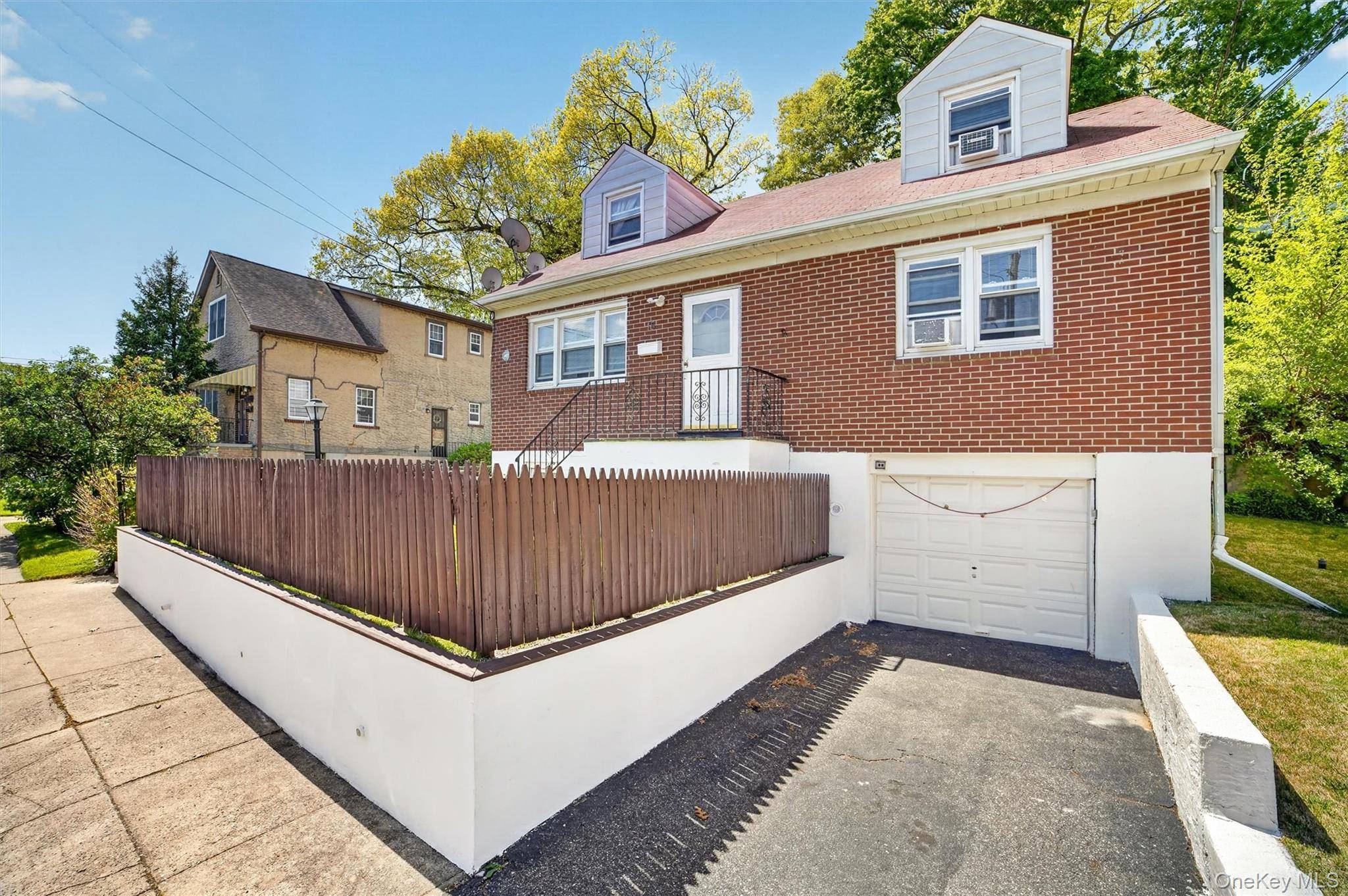 15 Halley ST, Yonkers, NY 10704