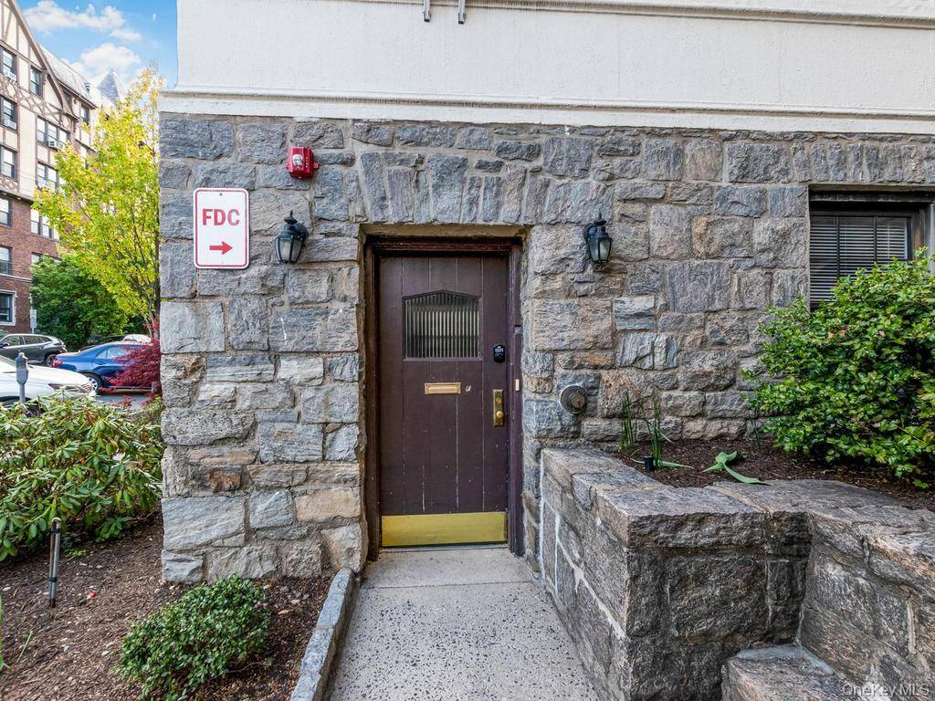 26 Pondfield RD #F, Bronxville, NY 10708