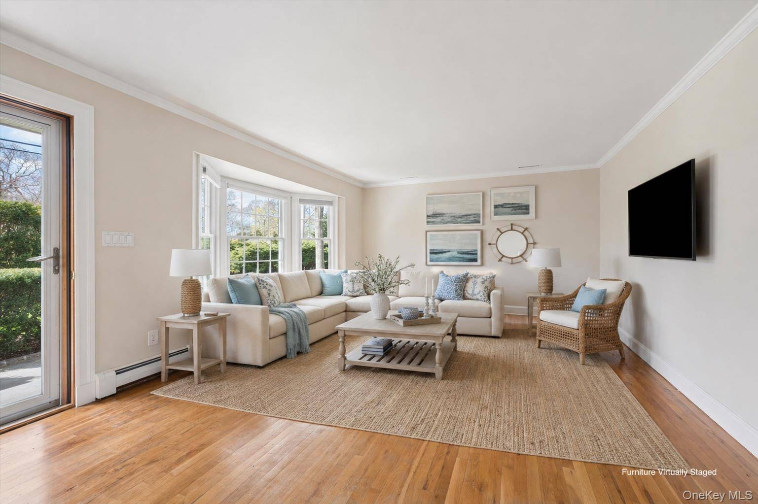 5 Maryland BLVD, Hampton Bays, NY 11946