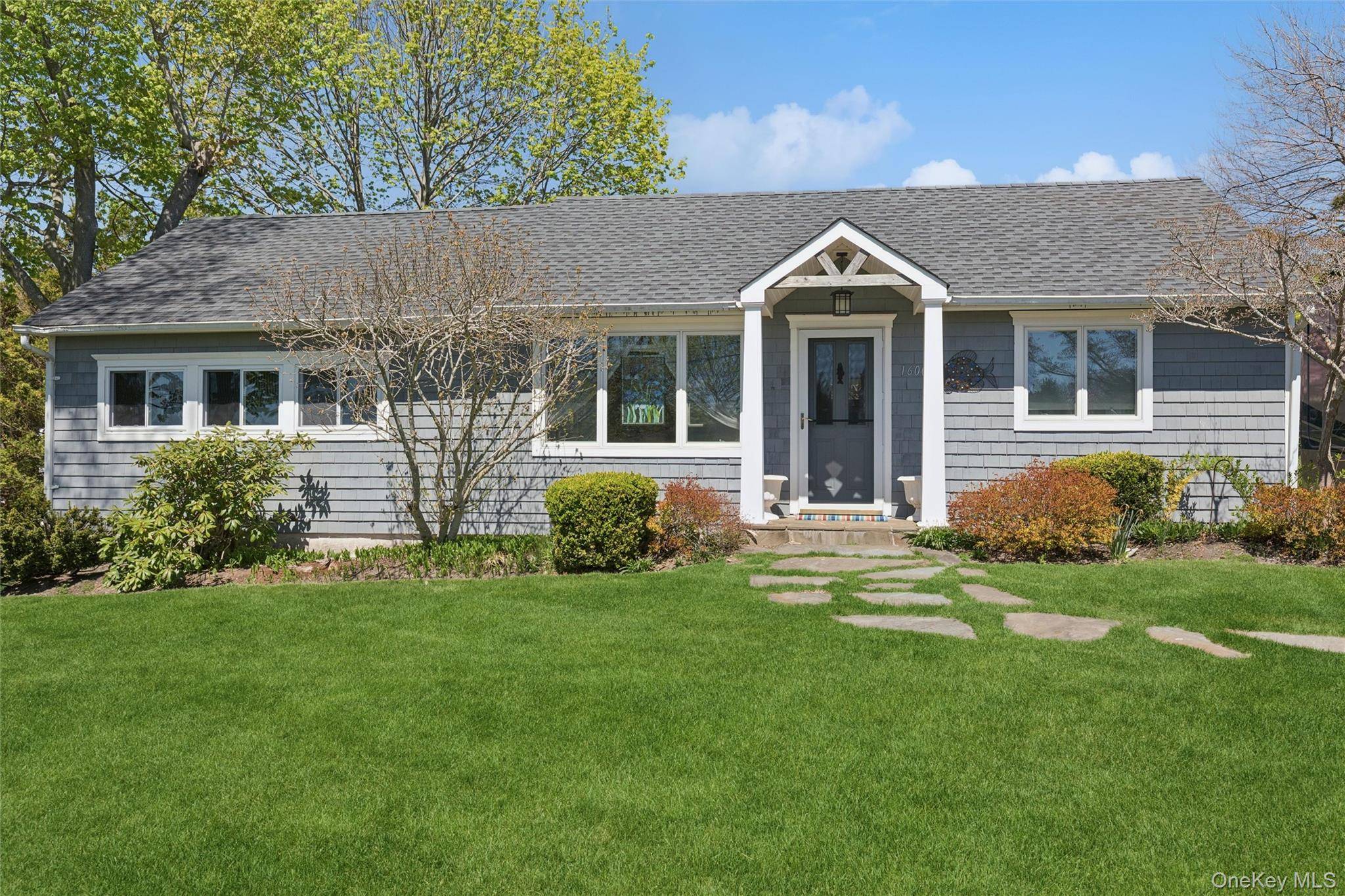 1600 Captain Kidd DR, Mattituck, NY 11952