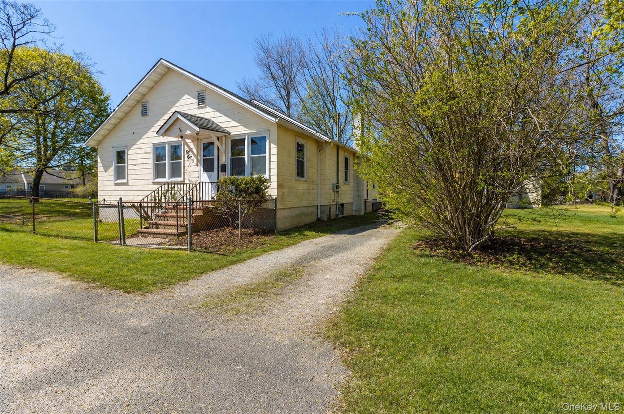 135 Corwin ST, Greenport, NY 11944