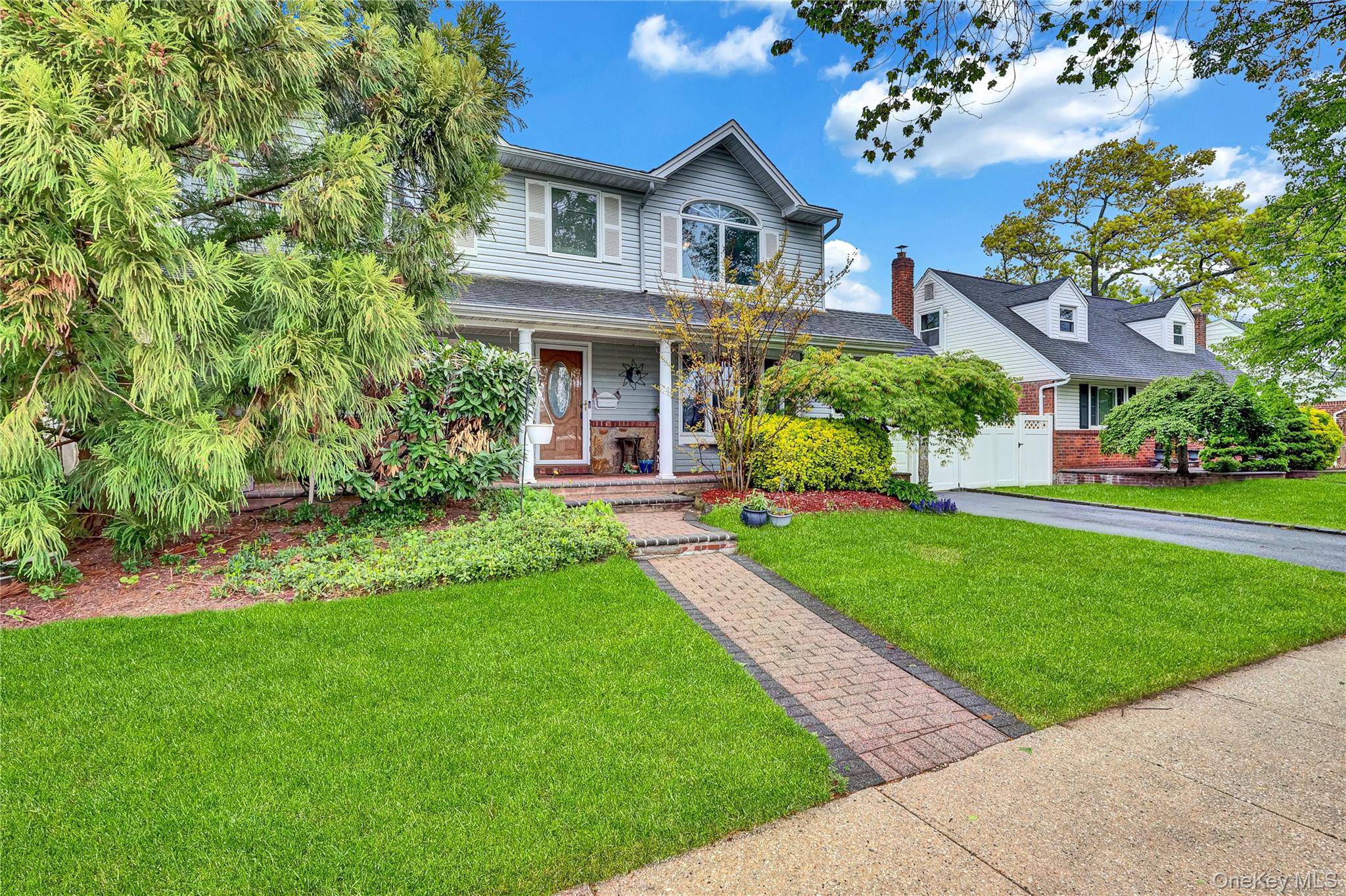 138 Norman DR, East Meadow, NY 11554