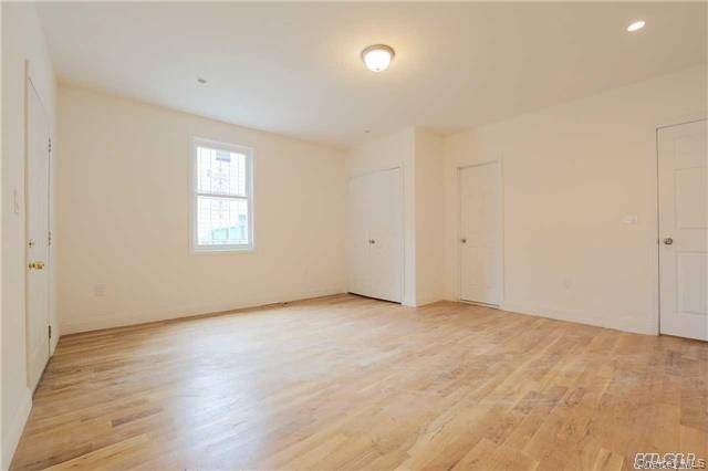 104-33 88th AVE, Richmond Hill, NY 11418