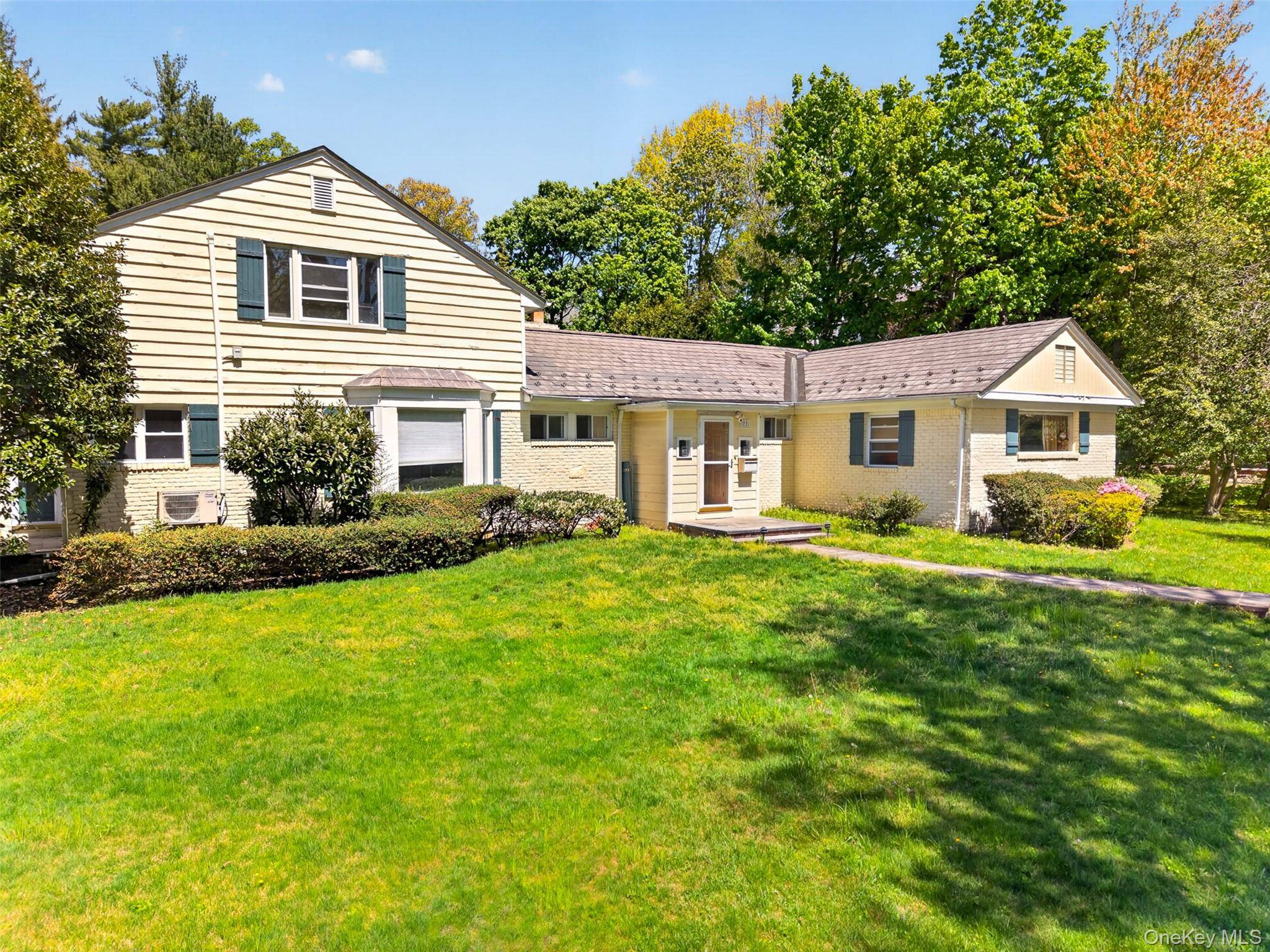 77 Merrivale RD, Great Neck, NY 11020