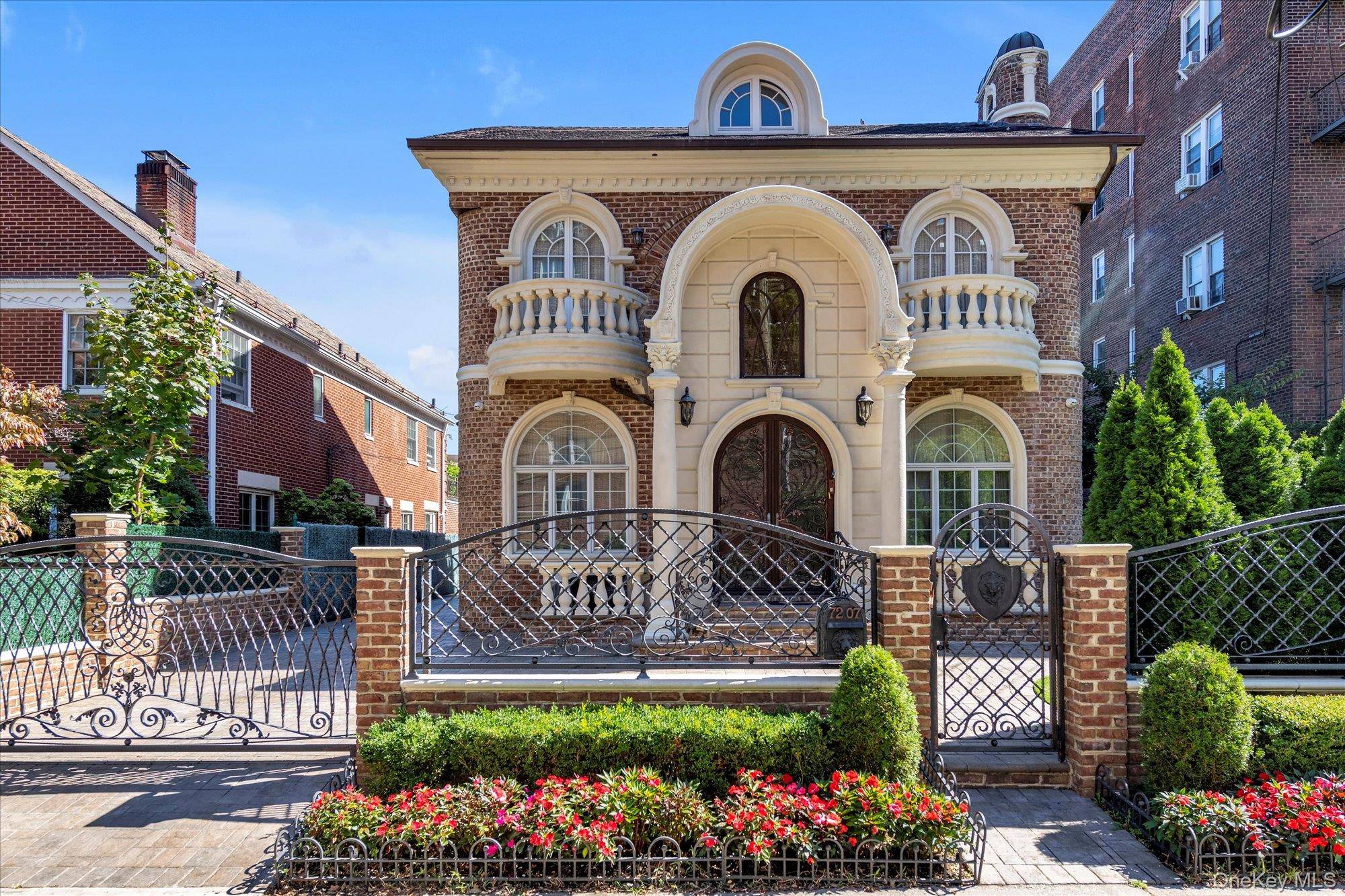 7207 112th ST, Forest Hills, NY 11375
