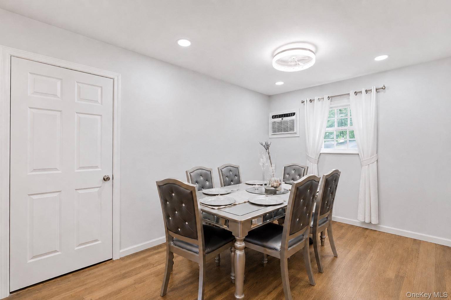 313 2nd AVE, Brentwood, NY 11717