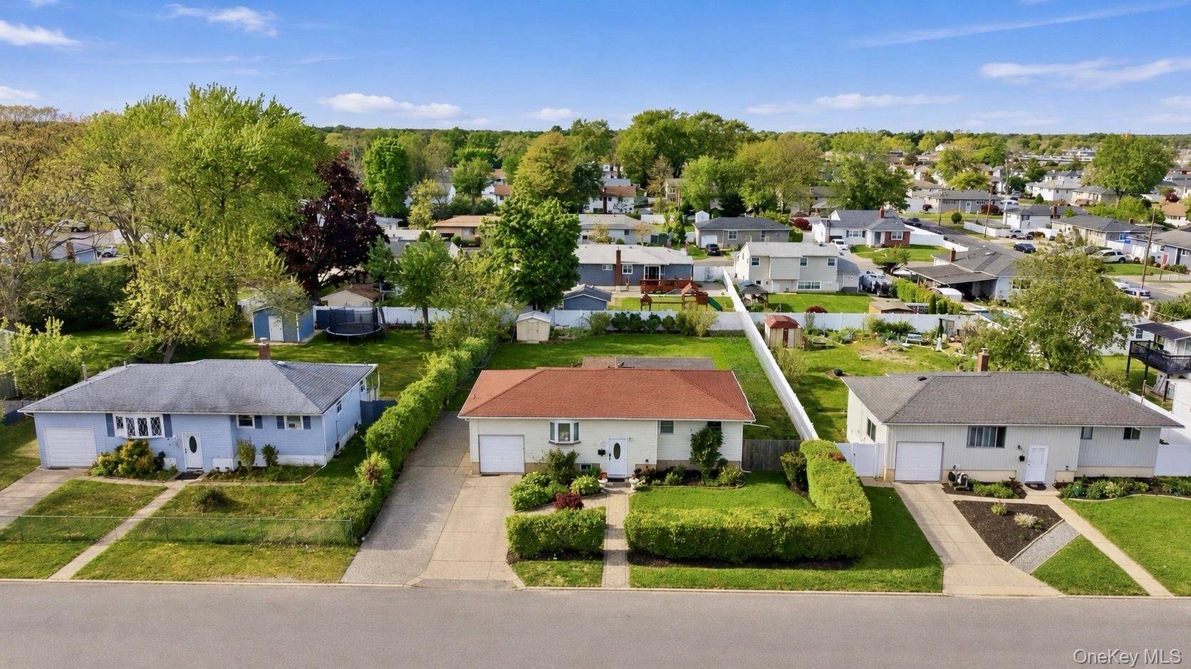 313 2nd AVE, Brentwood, NY 11717