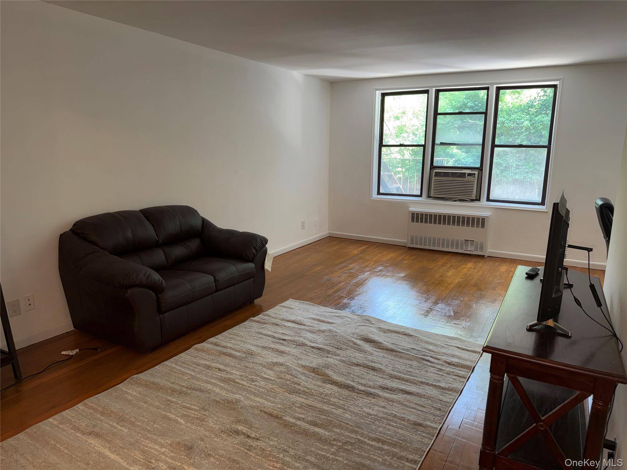 678 Warburton #3B, Yonkers, NY 10701
