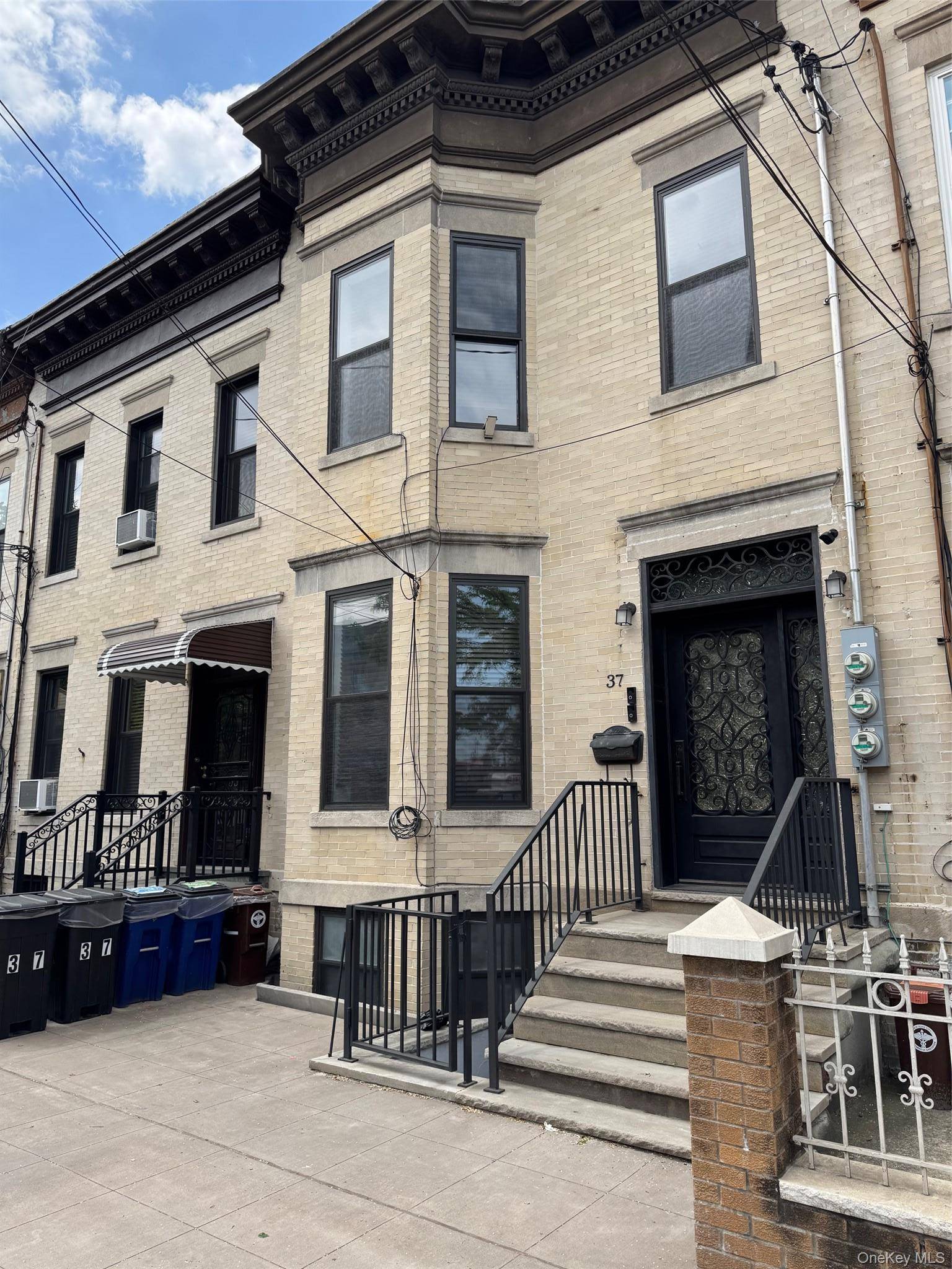 37 Apollo ST, Brooklyn, NY 11222