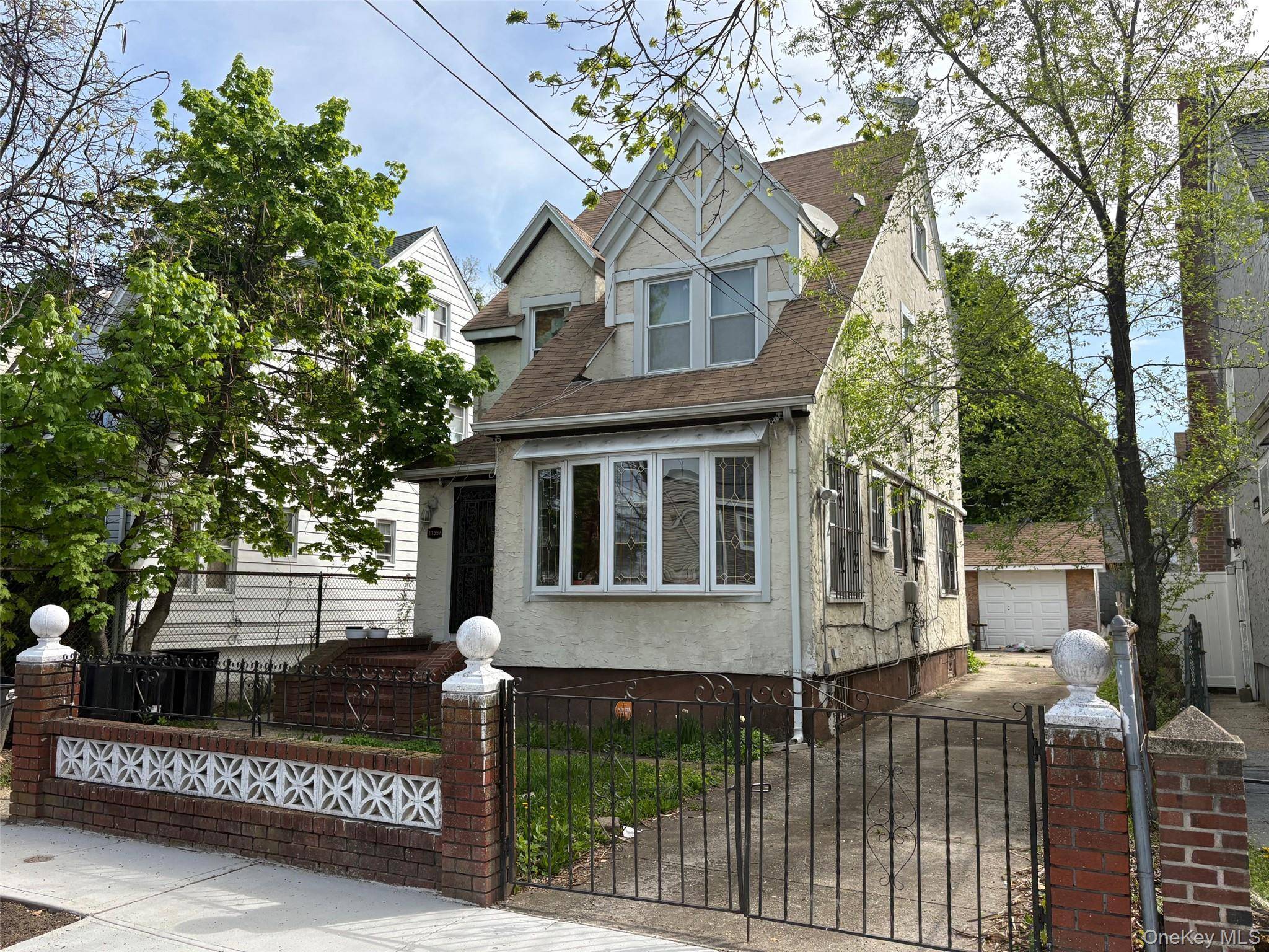 115-57 196th ST, Saint Albans, NY 11412