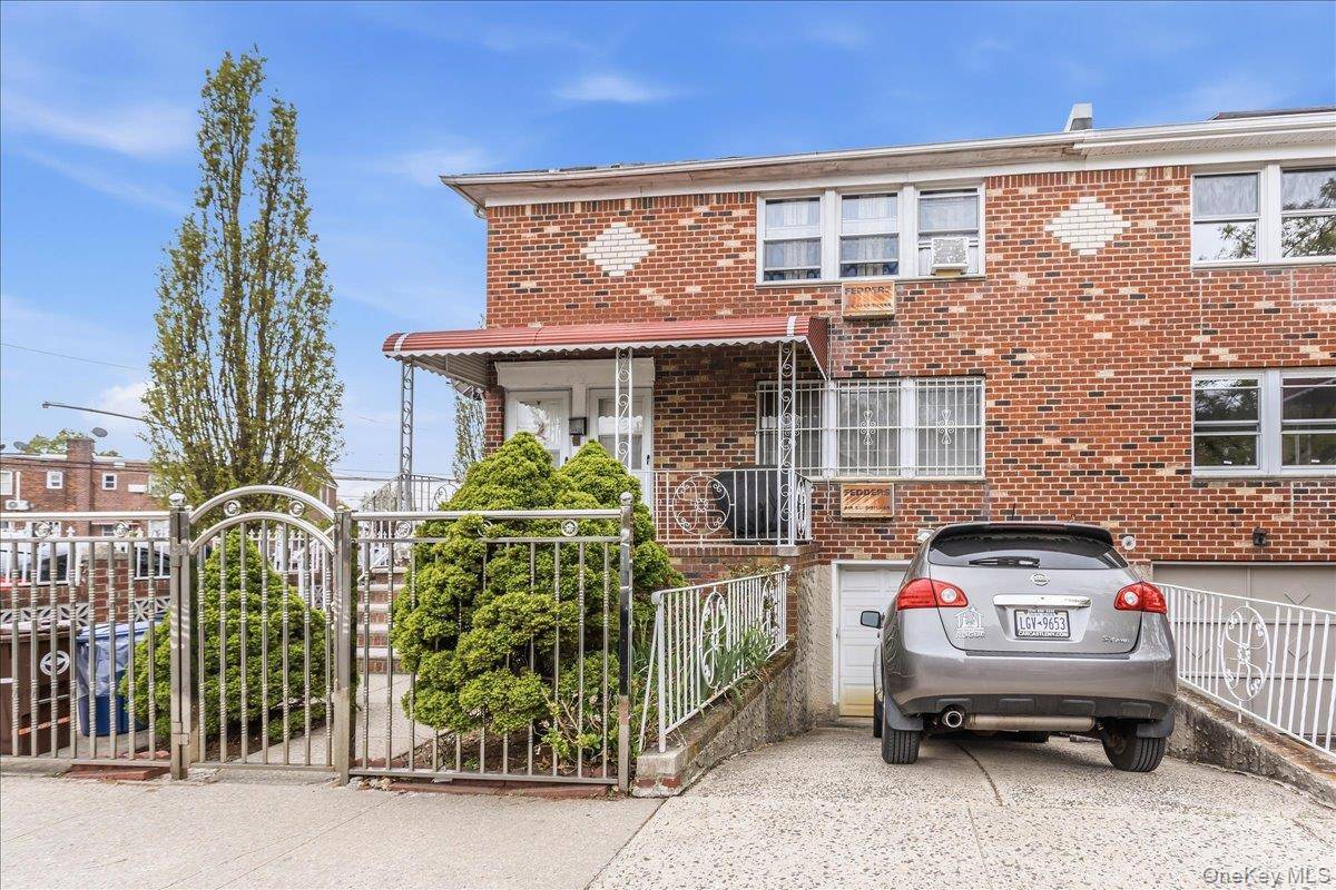 8950 Pontiac ST, Queens Village, NY 11427