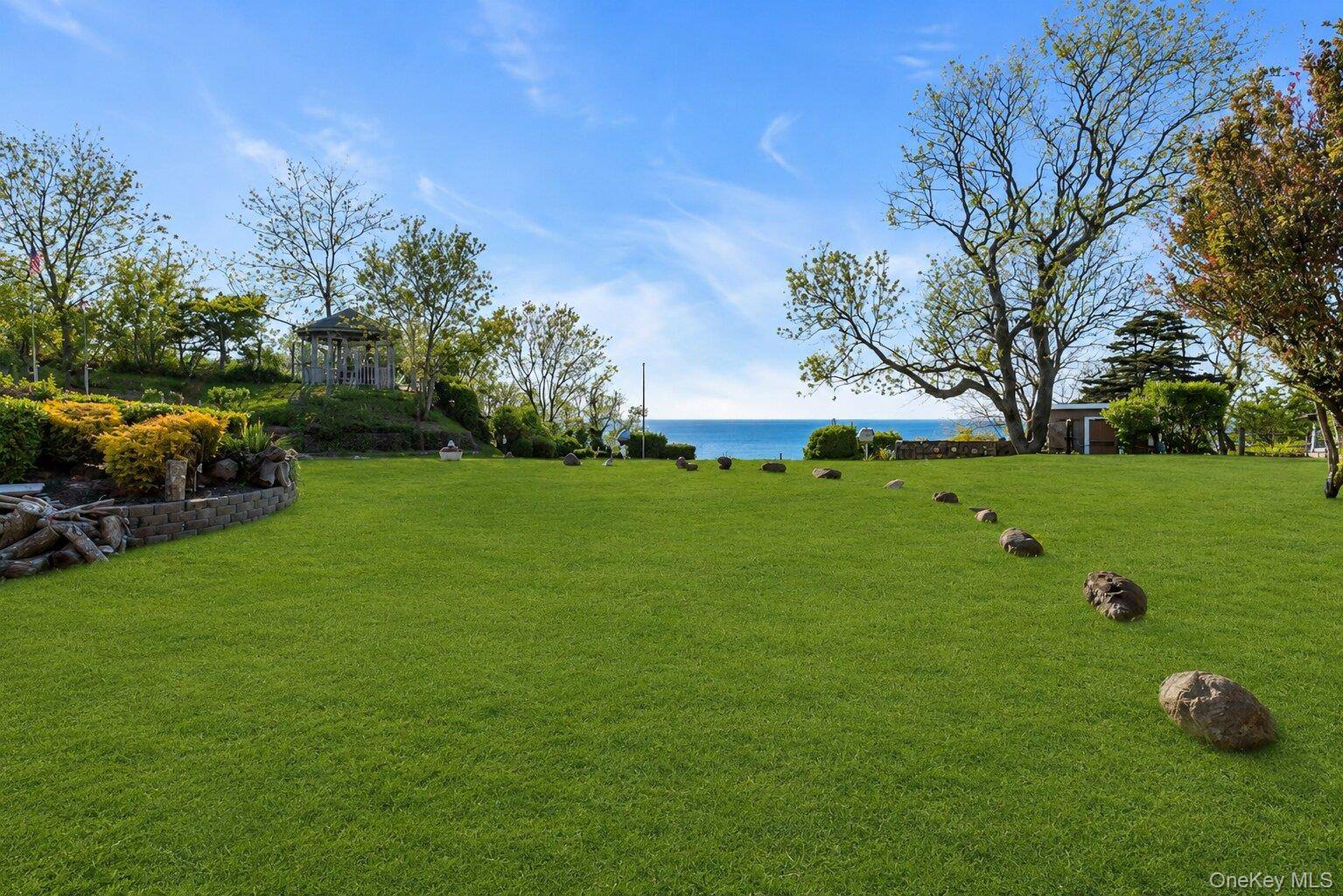 995 Red Fox RD, Mattituck, NY 11952