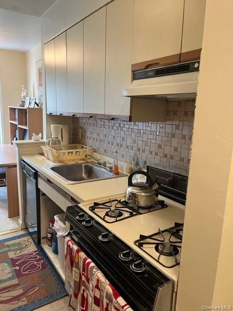 4727 Little Neck Pkwy #4G, Little Neck, NY 11362