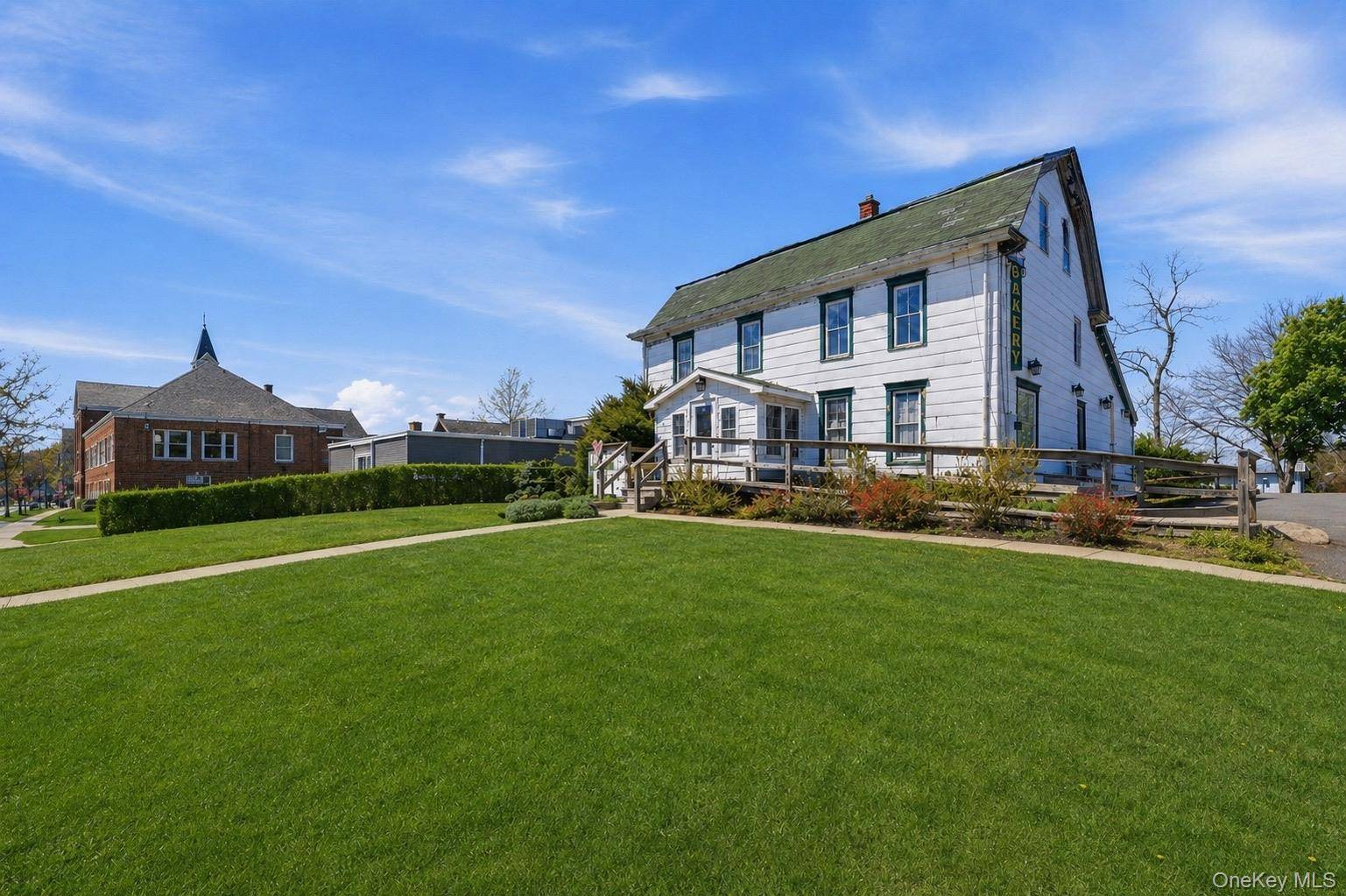 1612 Main RD, Jamesport, NY 11901