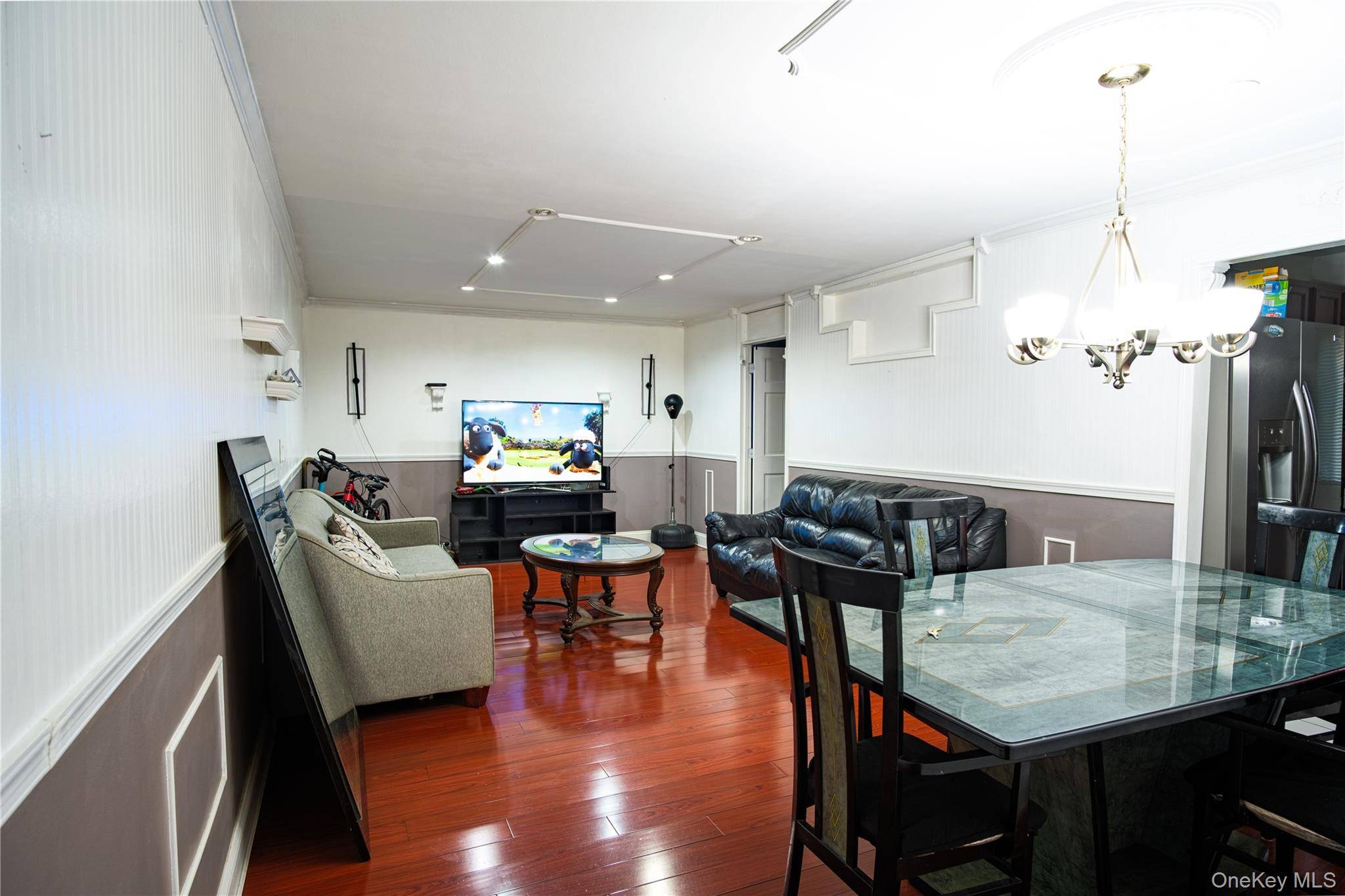 2453D Union Blvd #2A, Islip, NY 11751