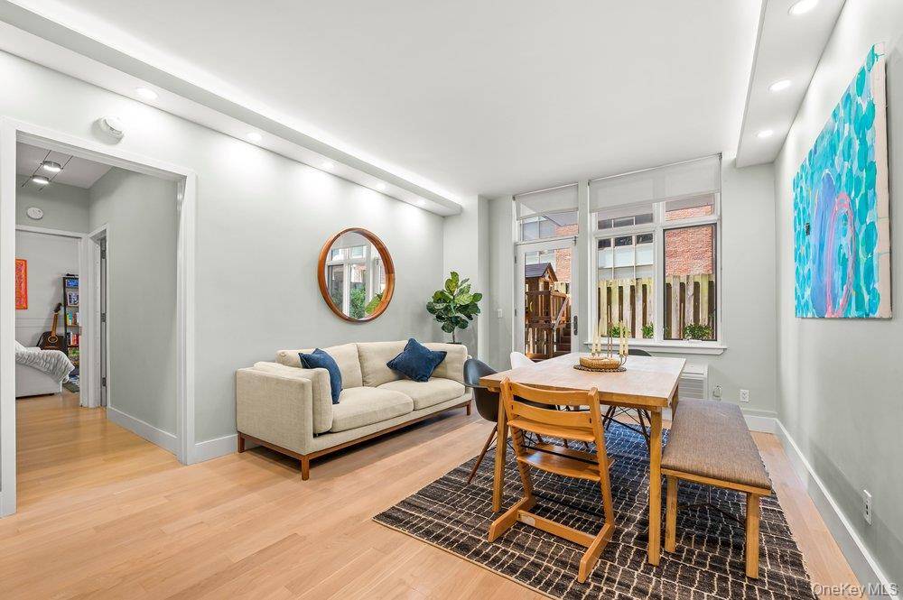 226 50th AVE #3D, Long Island City, NY 11101