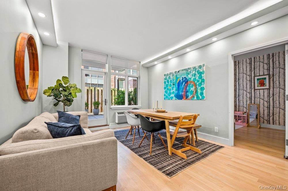 226 50th AVE #3D, Long Island City, NY 11101