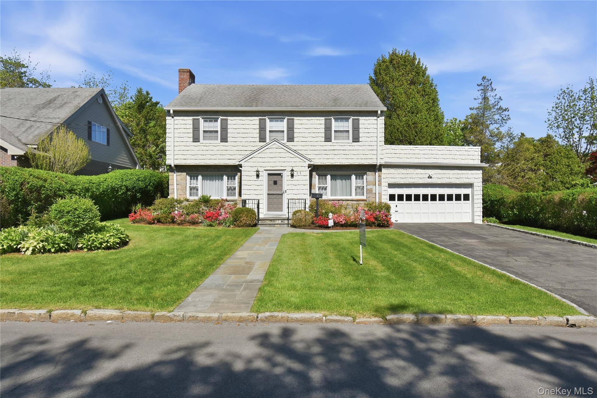 25 Brookfield RD, Mount Vernon, NY 10552