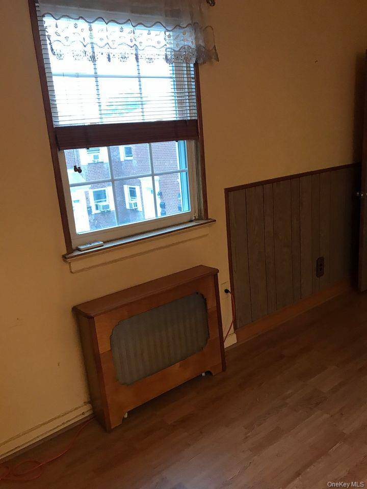 261-29 langston ave #b, Glen Oaks, NY 11004