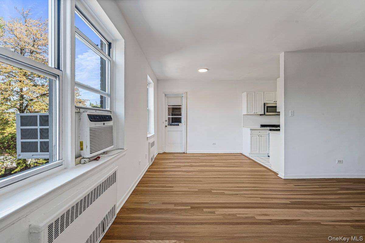162-01 Powells Cove BLVD #3N, Beechhurst, NY 11357