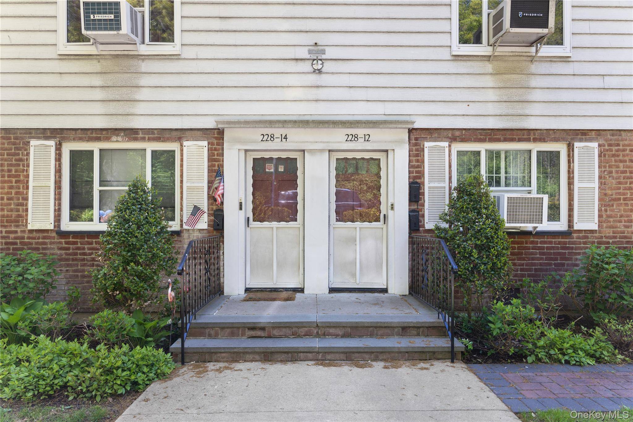 228-14 stronghurst AVE #Upper, Queens Village, NY 11427