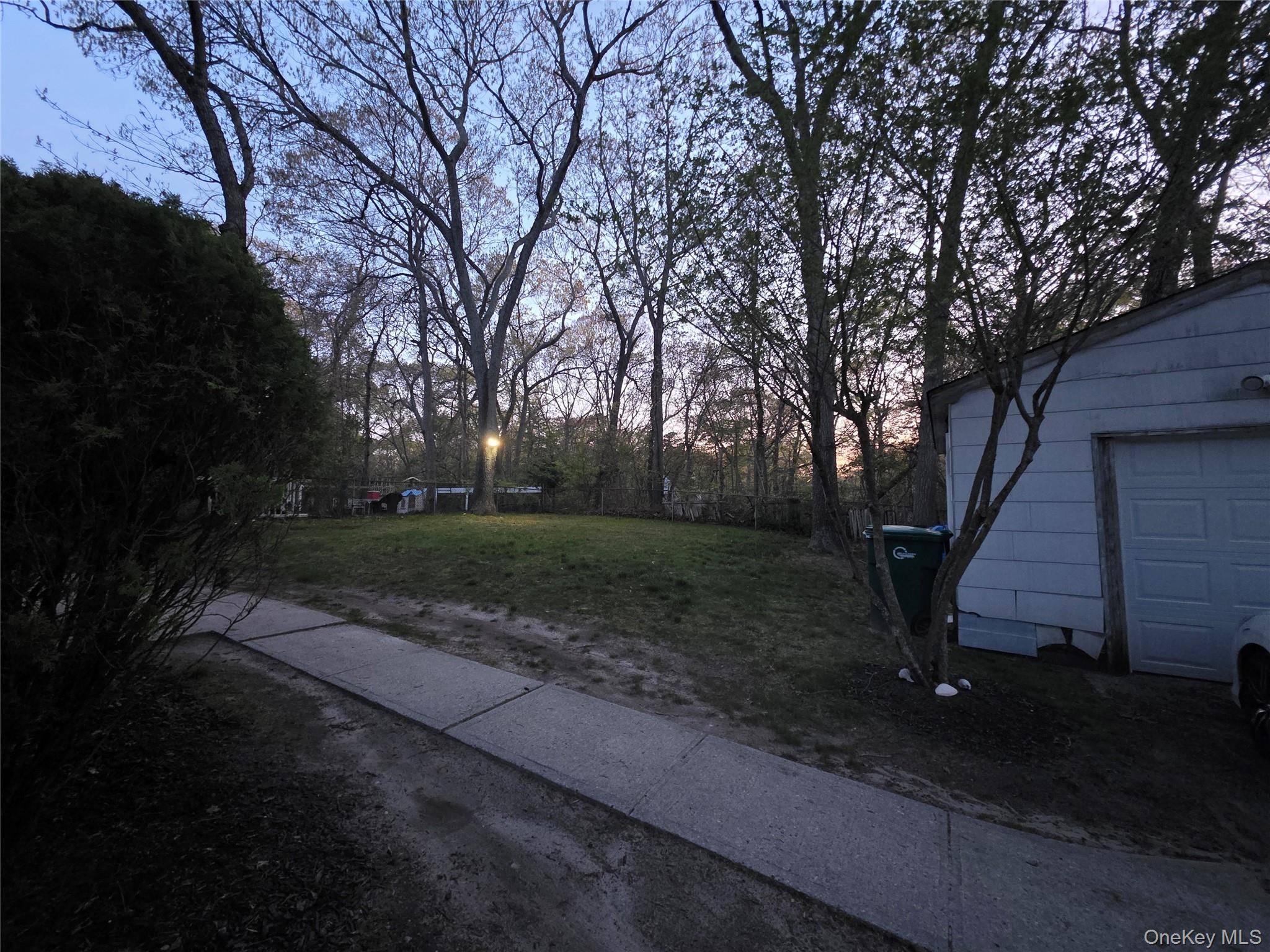 117 Maple AVE, Flanders, NY 11901
