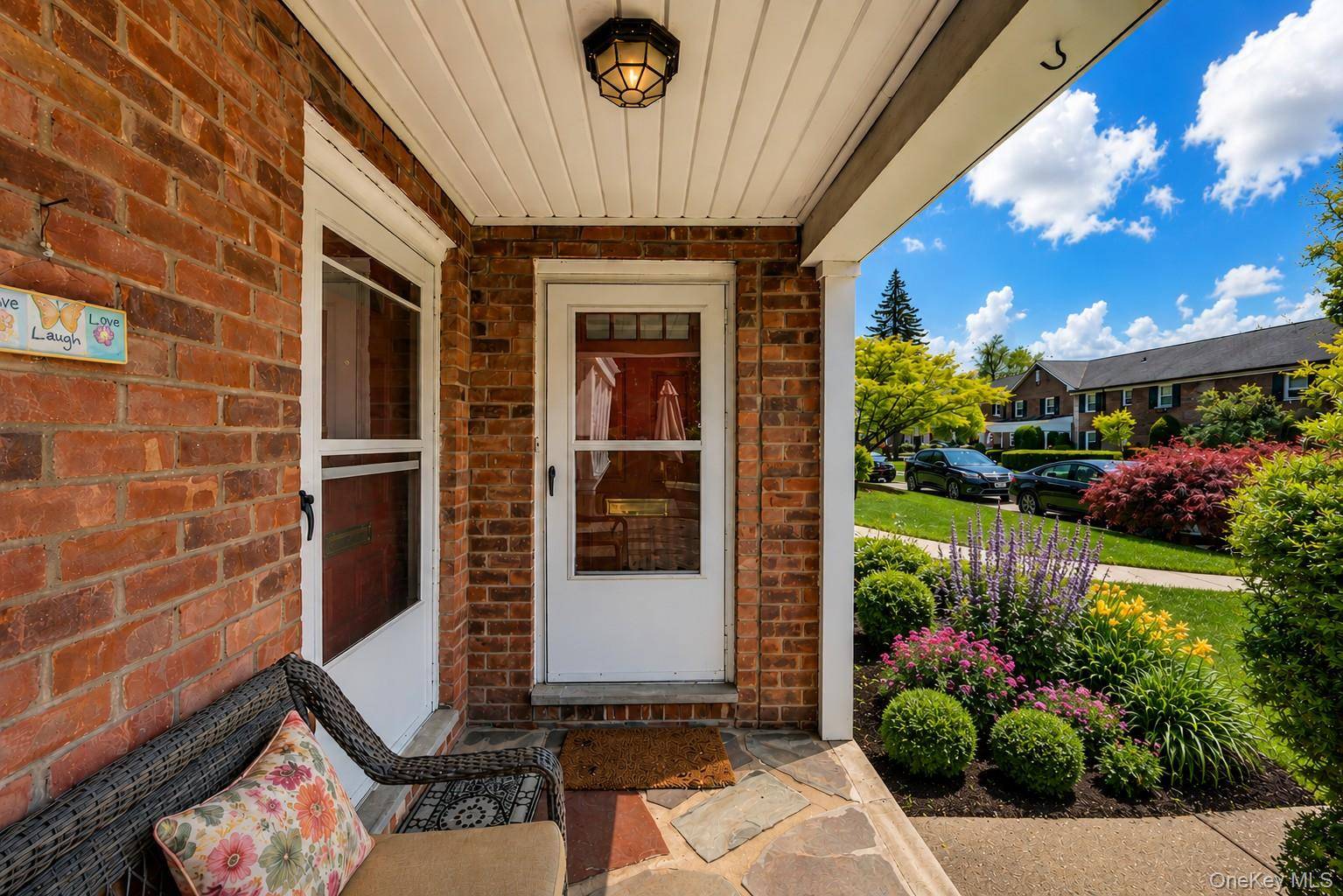 45 Robins CRES #45, New Rochelle, NY 10801