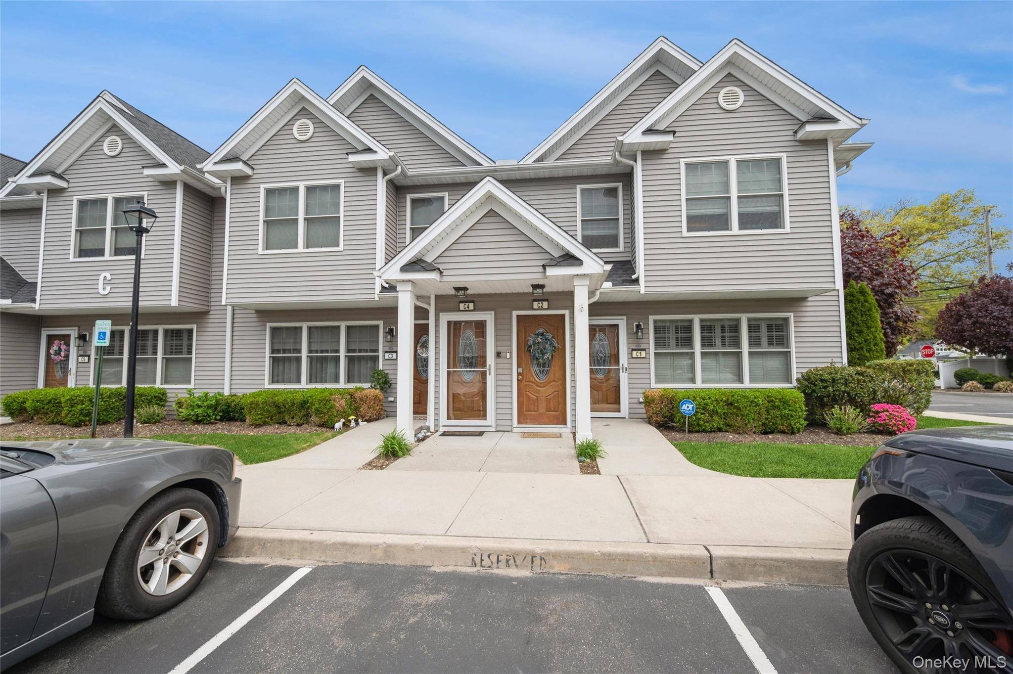 608 Carman AVE #C2, Westbury, NY 11590