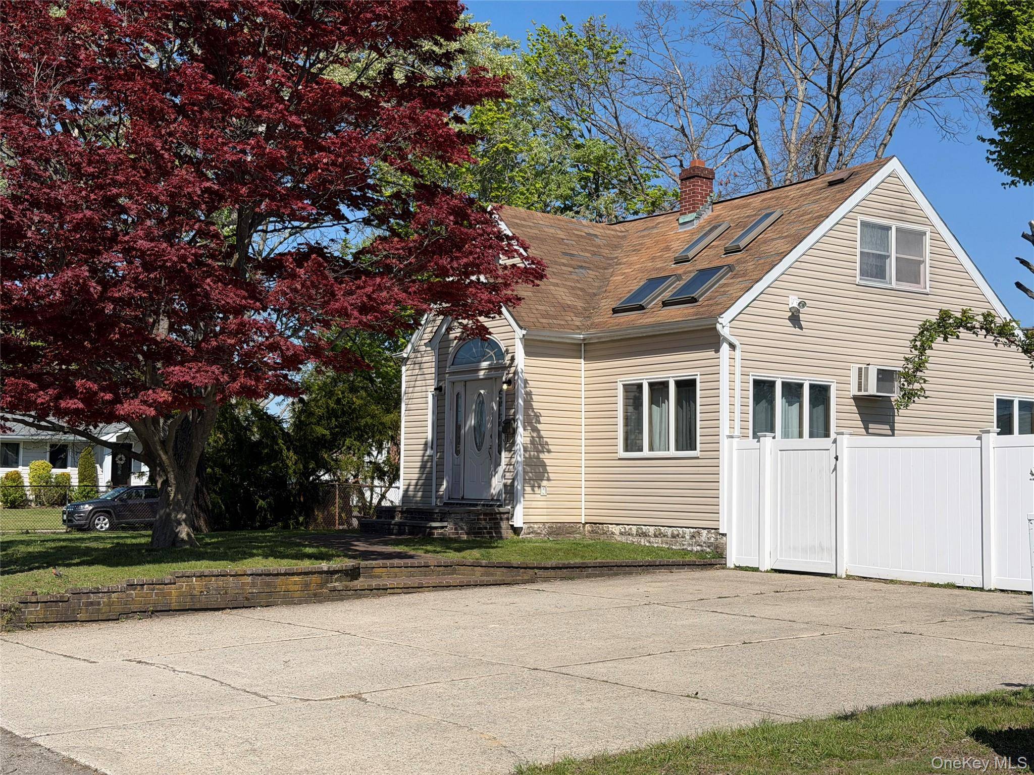 51 Weston AVE, Deer Park, NY 11729