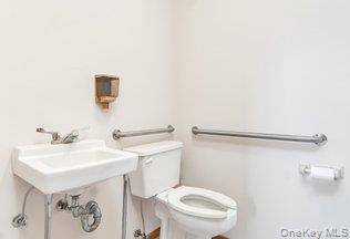 472 Montauk HWY, East Quogue, NY 11942