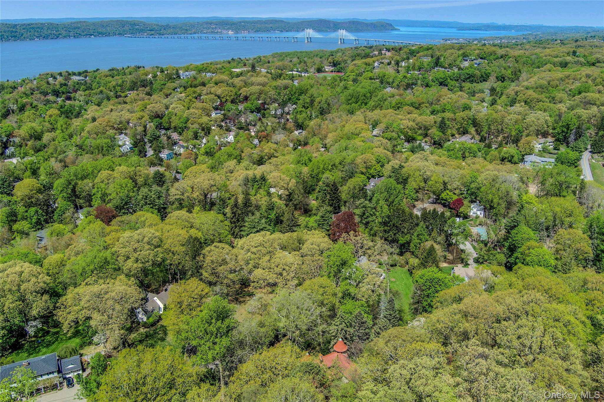 16 Lewis RD, Irvington, NY 10533