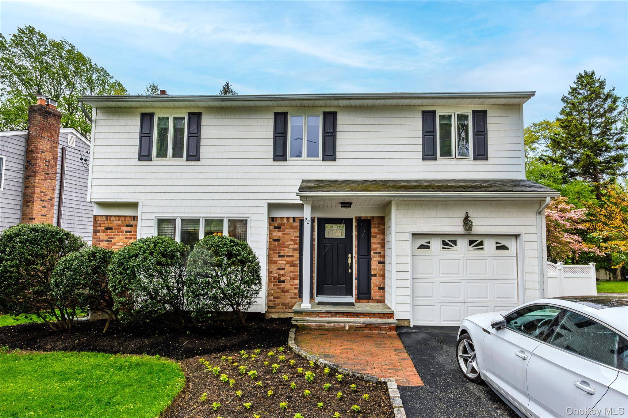22 W Maple RD, Greenlawn, NY 11740