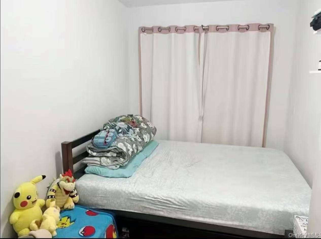 35-09 Leavitt ST, Flushing, NY 11354
