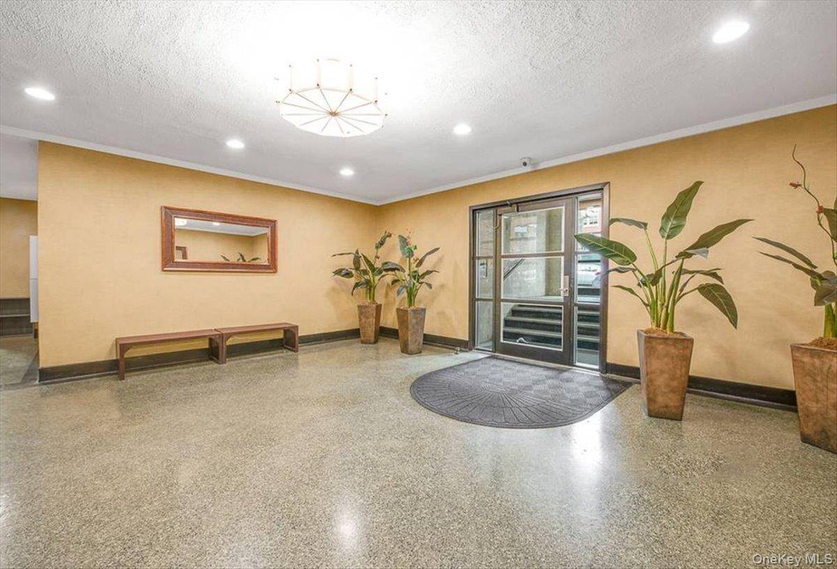 102-12 65th AVE #C35, Forest Hills, NY 11375