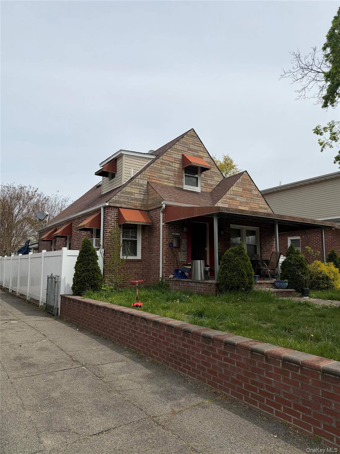230-11 130th AVE, Laurelton, NY 11413