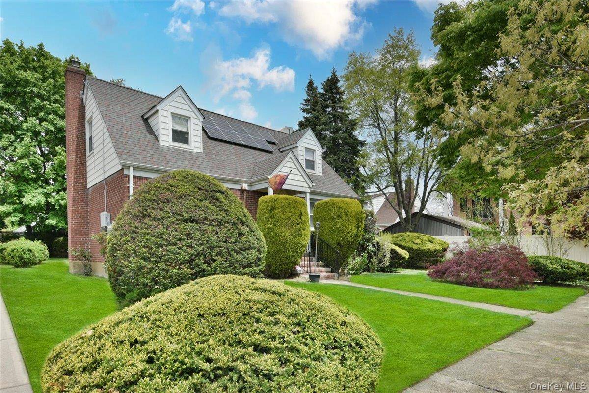 246-35 85th RD, Bellerose, NY 11426