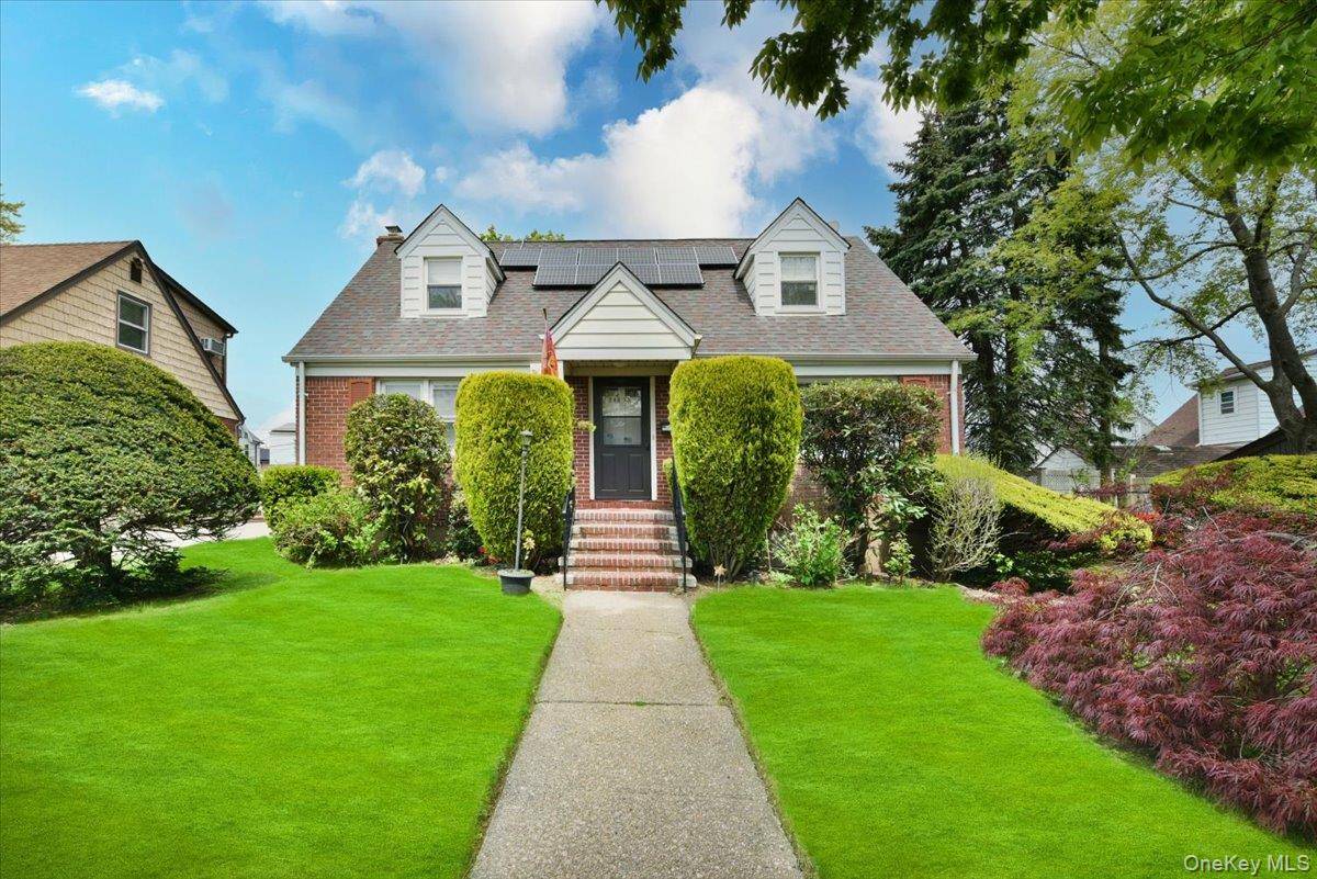 246-35 85th RD, Bellerose, NY 11426